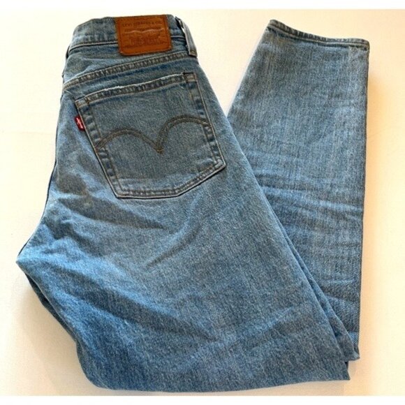 Levi’s Light Wash Wedge Fit Ankle Women’s Button Fly Jeans Size 26 Casual - Picture 1 of 16